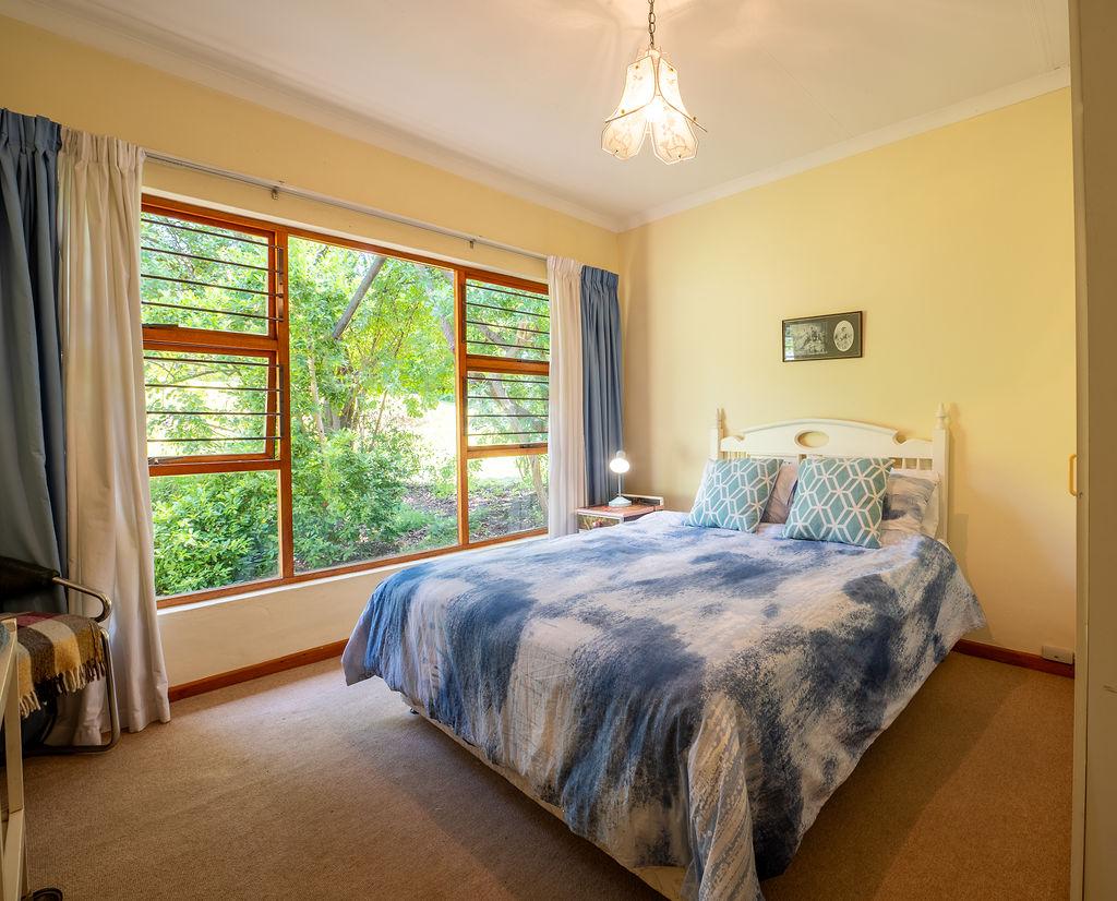 House for sale with 3 bedrooms, Old Place, Knysna Fine & Country