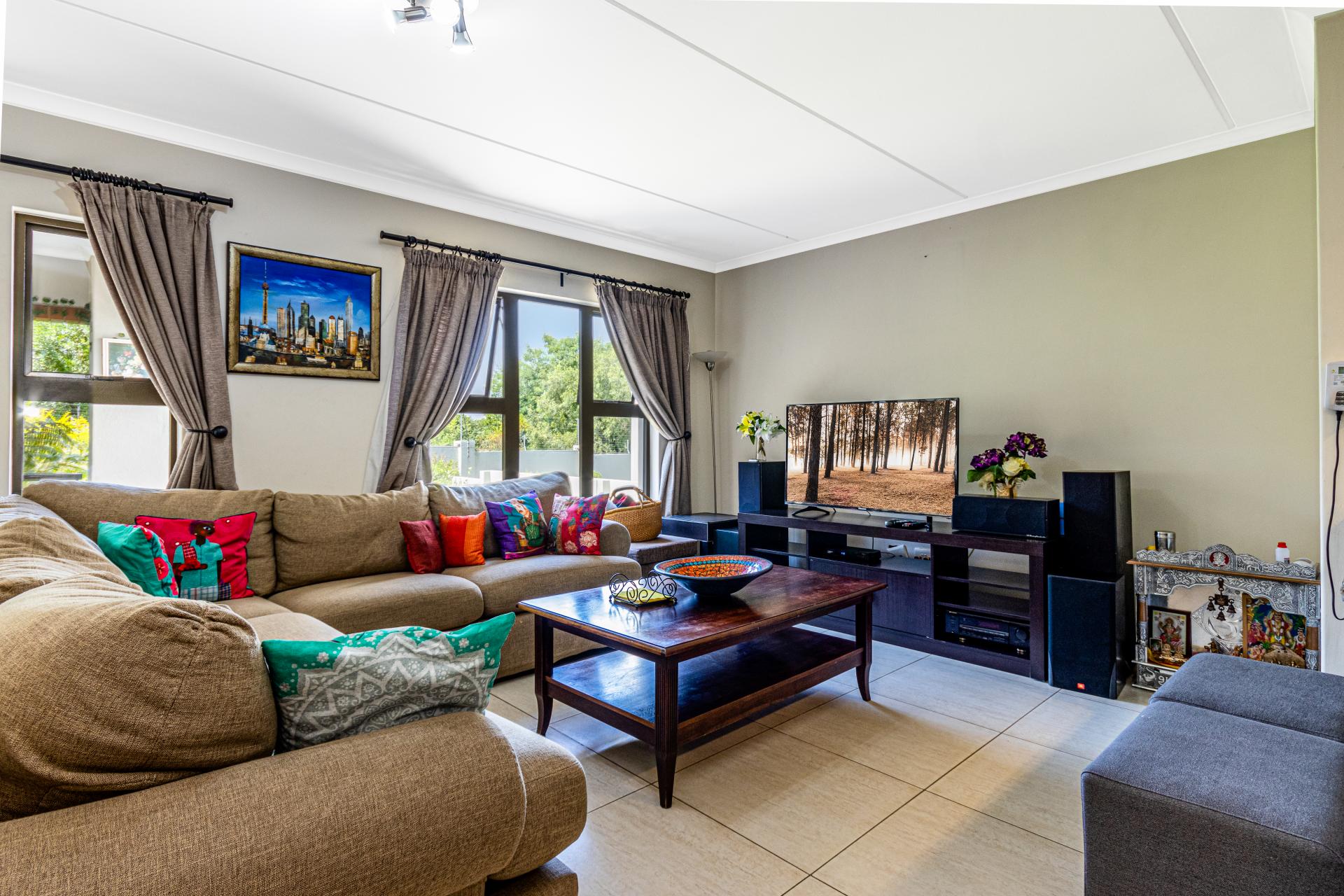 3 bedroom Cluster House for rent in Sandton