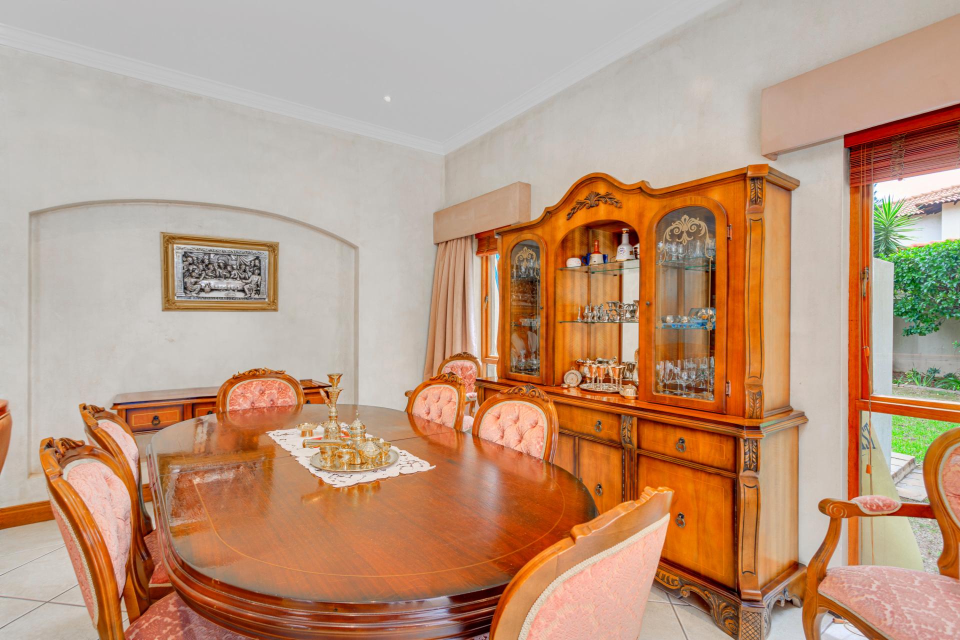 House for sale with 4 bedrooms, 4, Montagu Crescent Fine & Country