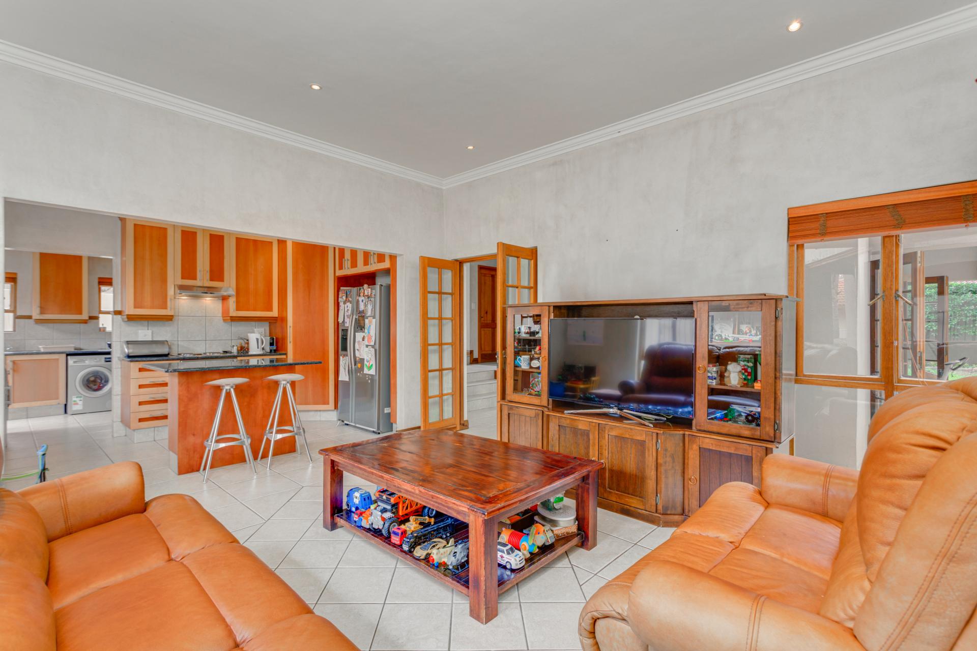 House for sale with 4 bedrooms, 4, Montagu Crescent Fine & Country