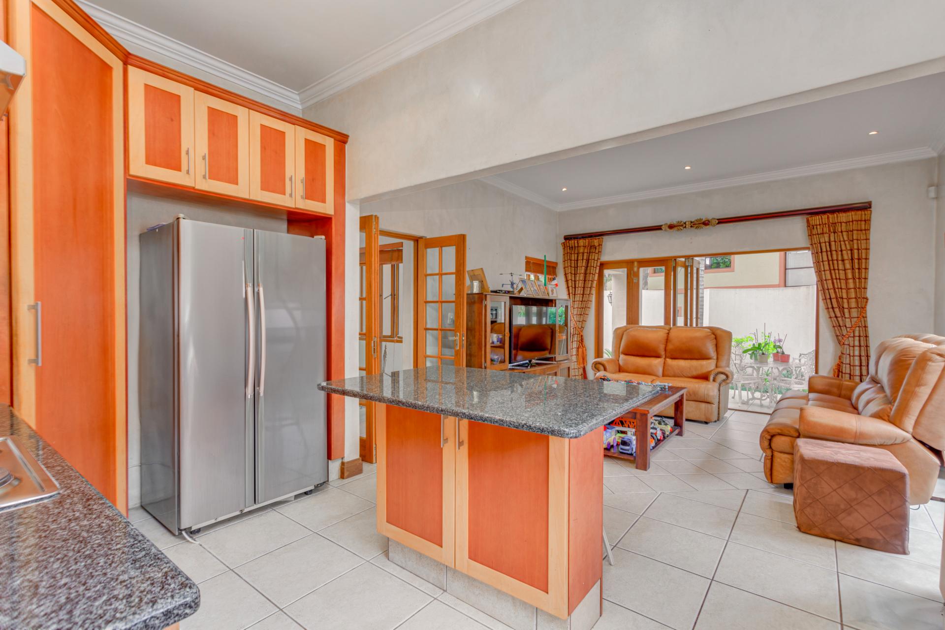 House for sale with 4 bedrooms, 4, Montagu Crescent Fine & Country