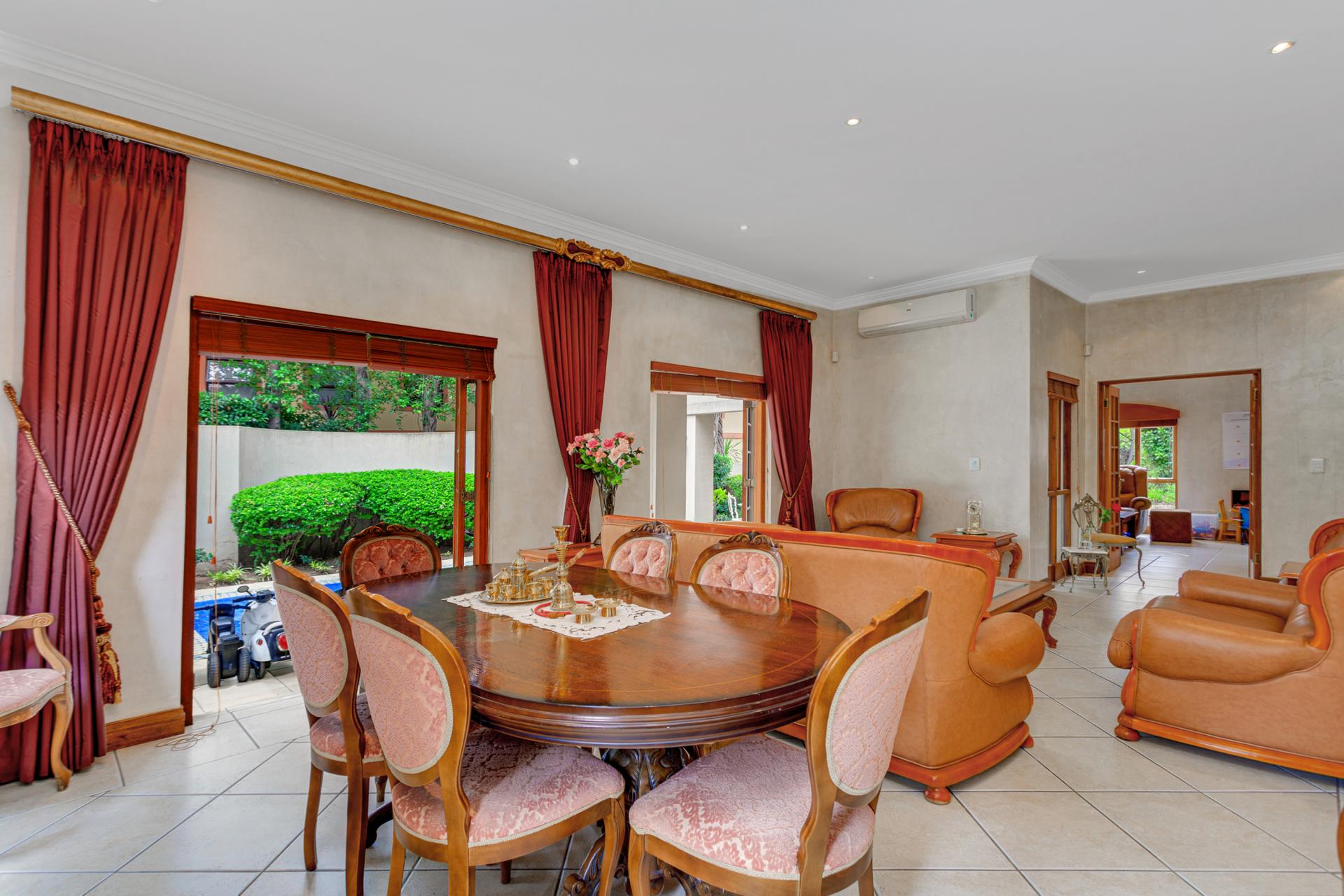 House for sale with 4 bedrooms, 4, Montagu Crescent Fine & Country