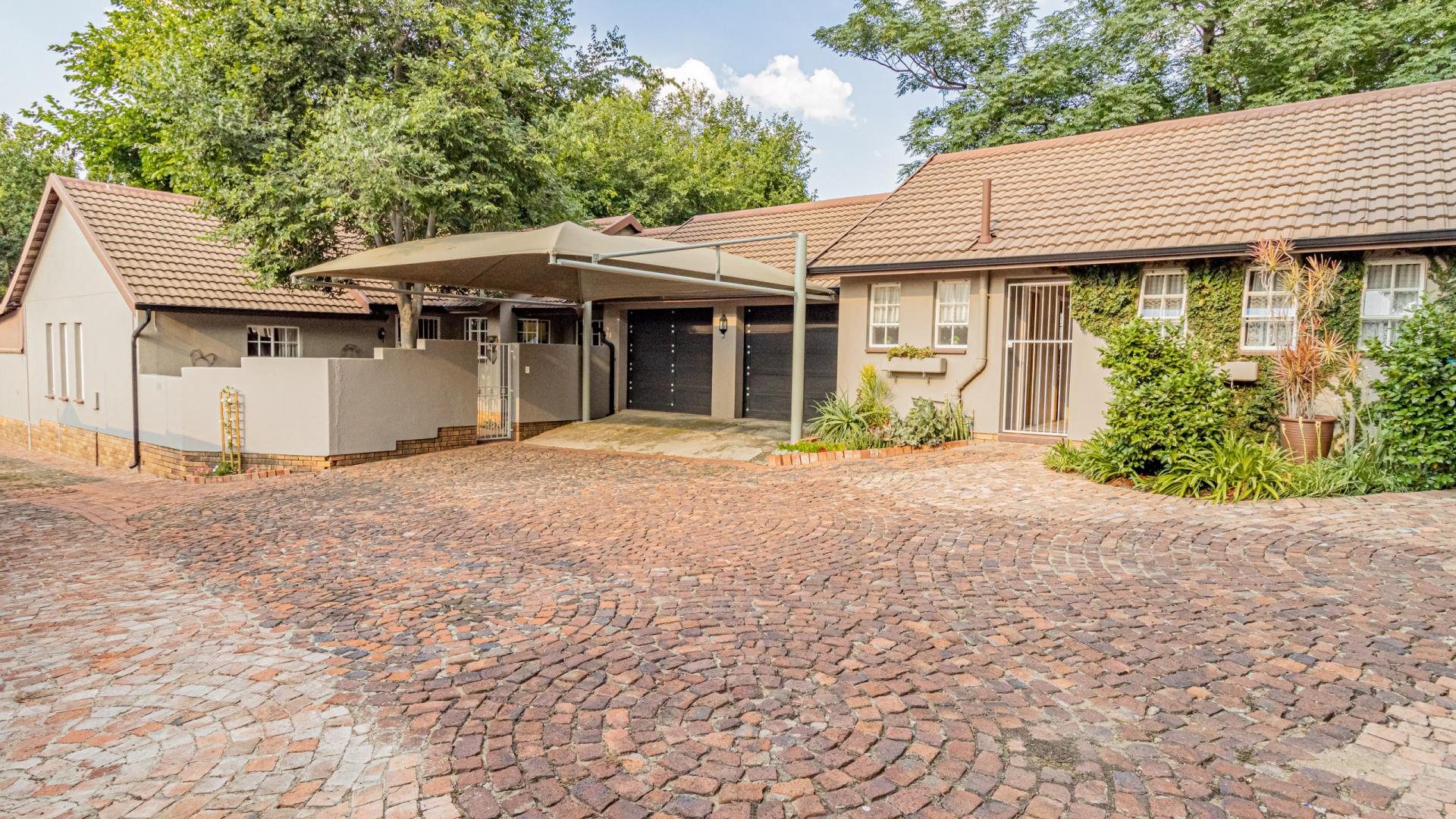 3 bedroom House for sale in Randburg