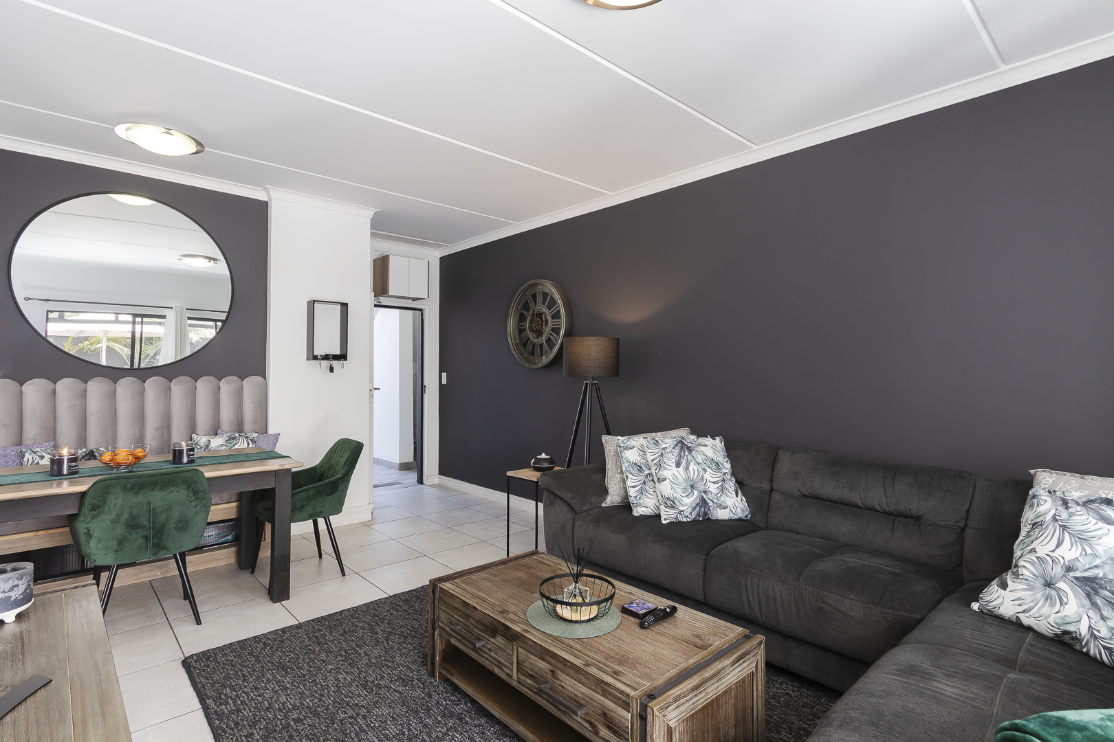 Apartment for sale with 3 bedrooms, Paardevlei, Somerset West Fine