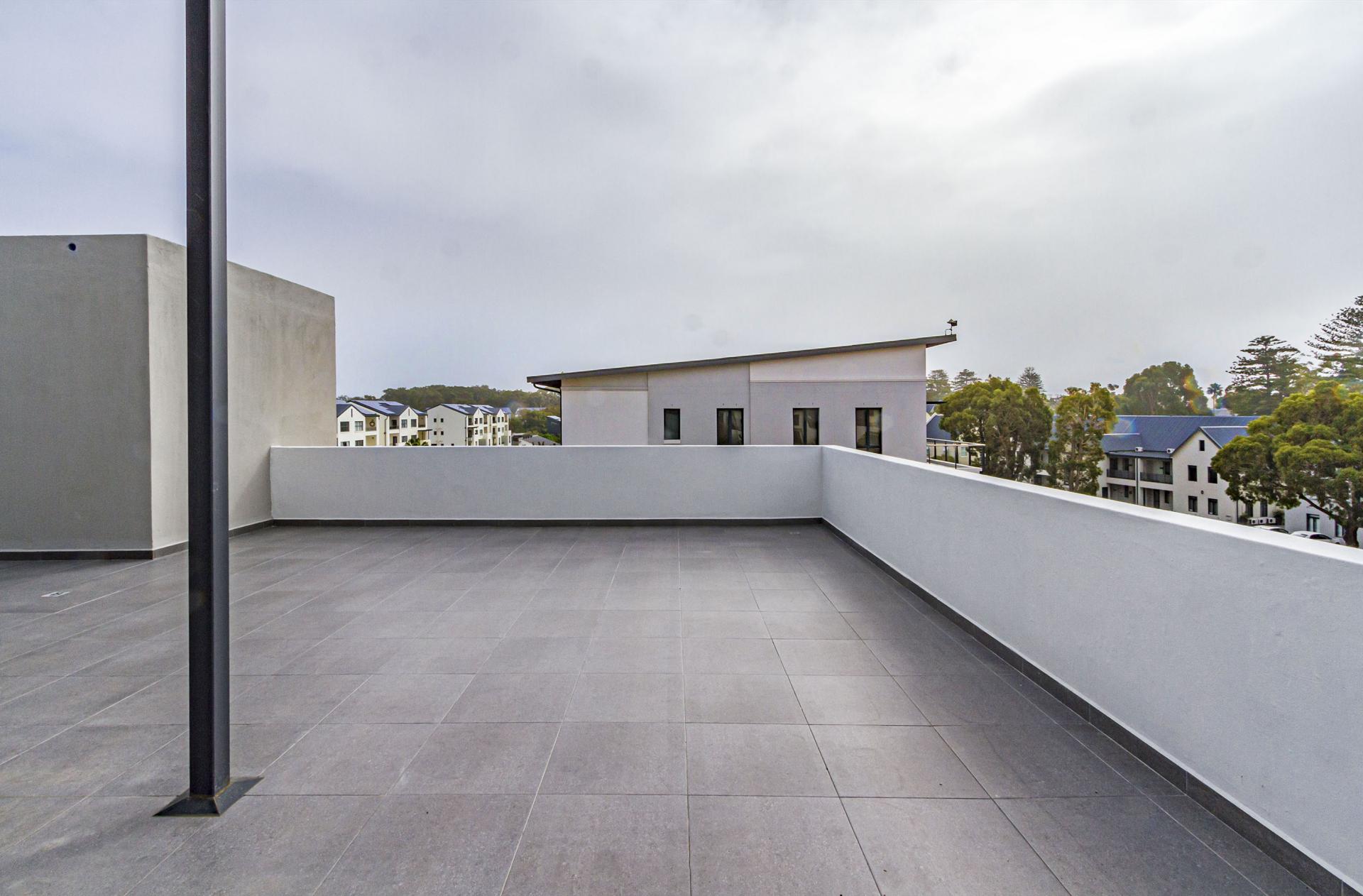 Penthouse to rent with 3 bedrooms, Paardevlei, Somerset West Fine