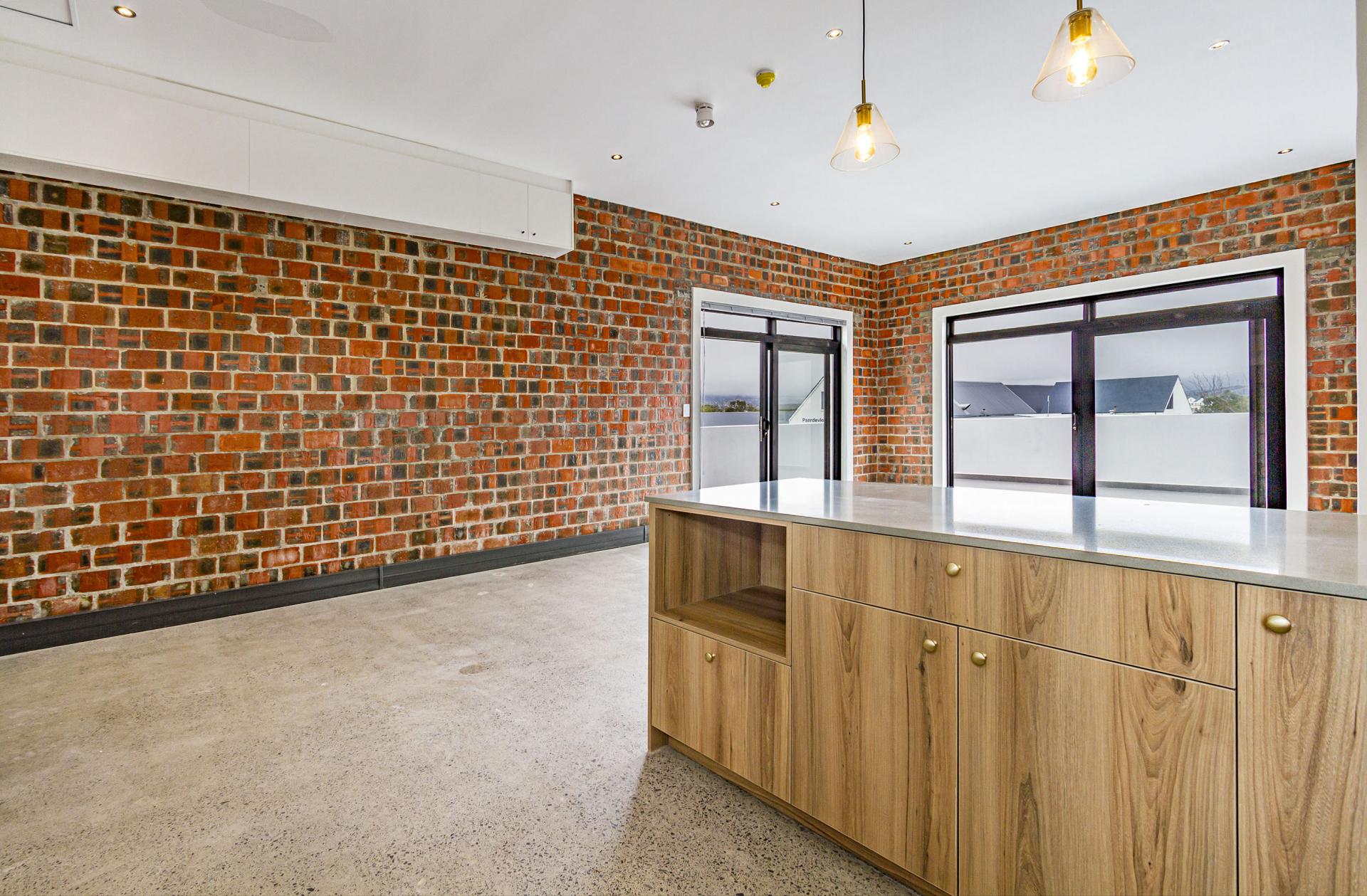 Penthouse to rent with 2 bedrooms, Paardevlei, Somerset West Fine