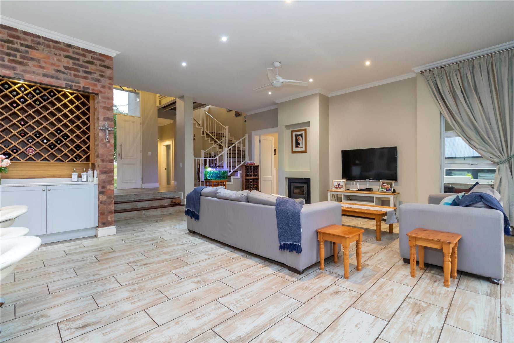 House to rent with 4 bedrooms, Waterfall Country Estate, Midrand Fine