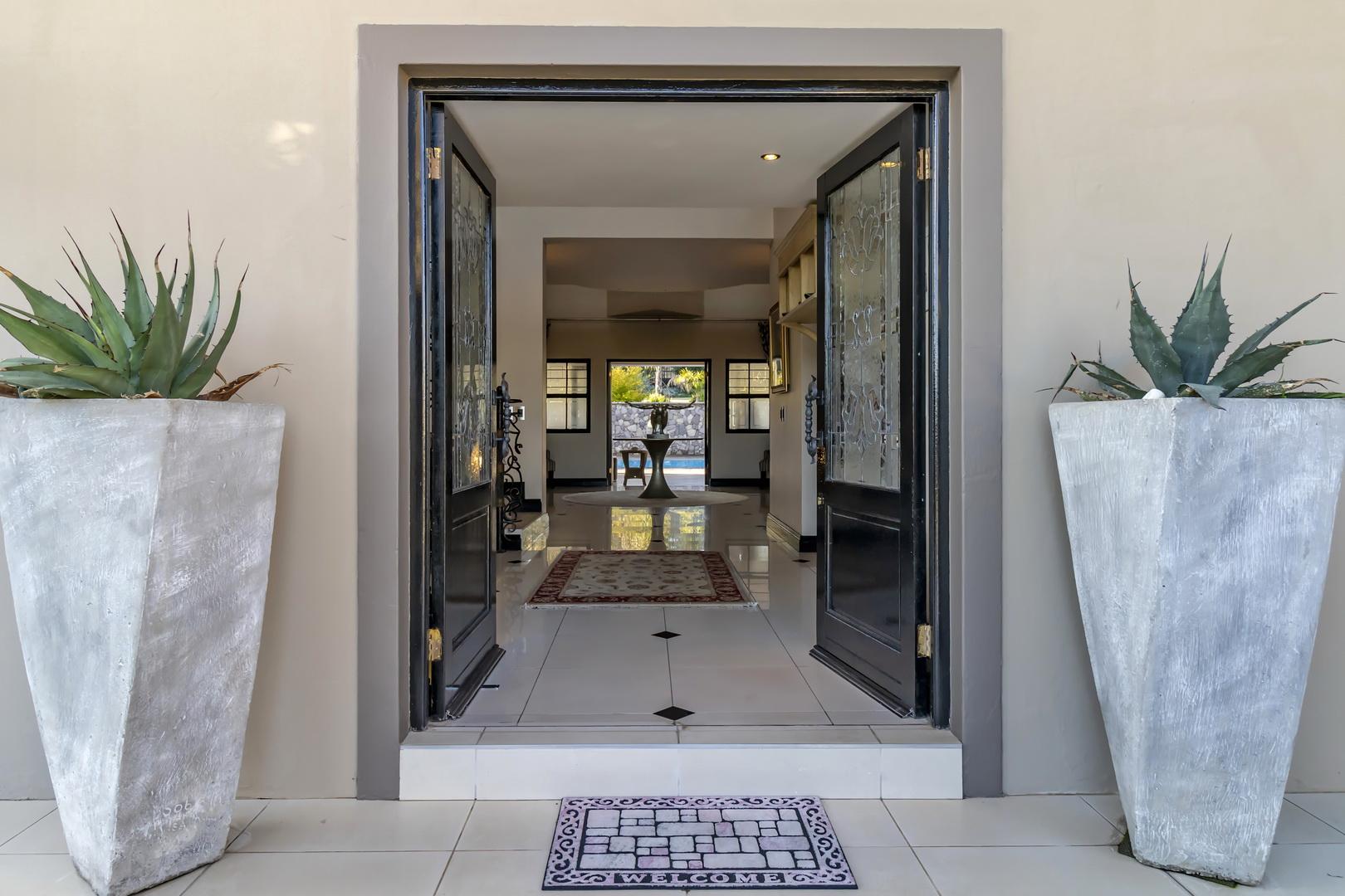 House for sale with 6 bedrooms, Saddlebrook Estate, Midrand Fine