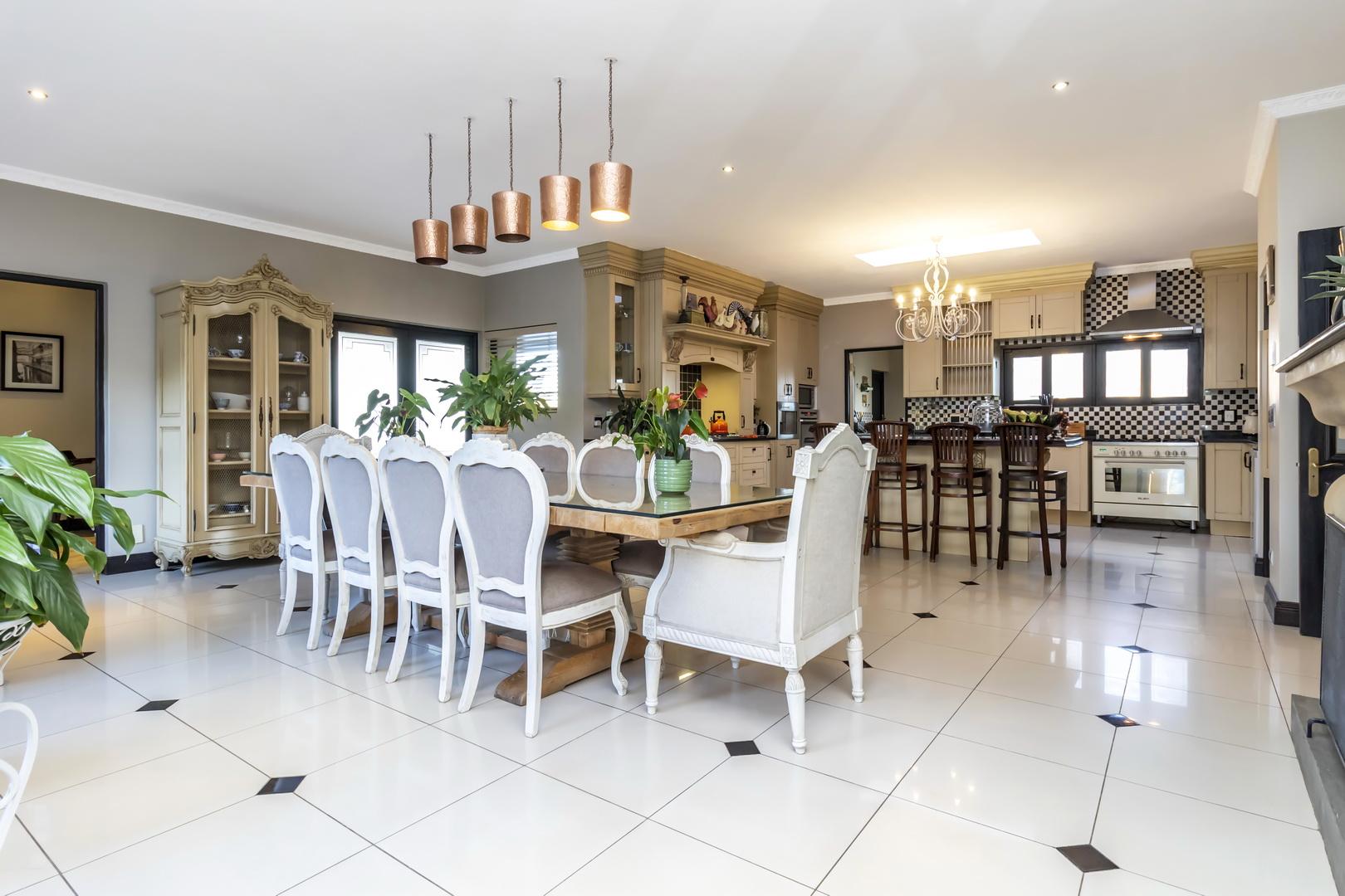 House for sale with 6 bedrooms, Saddlebrook Estate, Midrand Fine