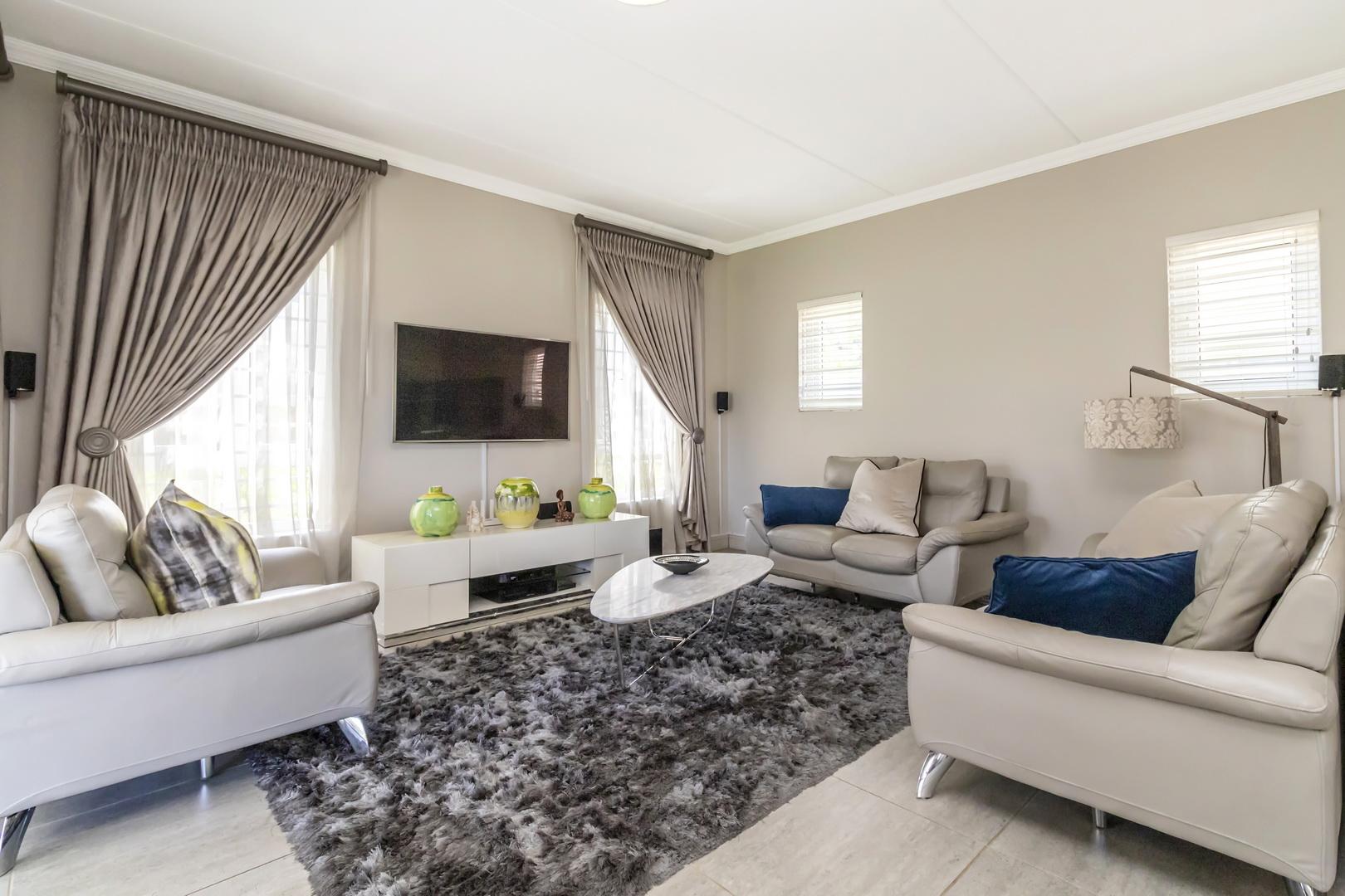 Townhouse for sale with 3 bedrooms, Kyalami Hills, Midrand Fine & Country