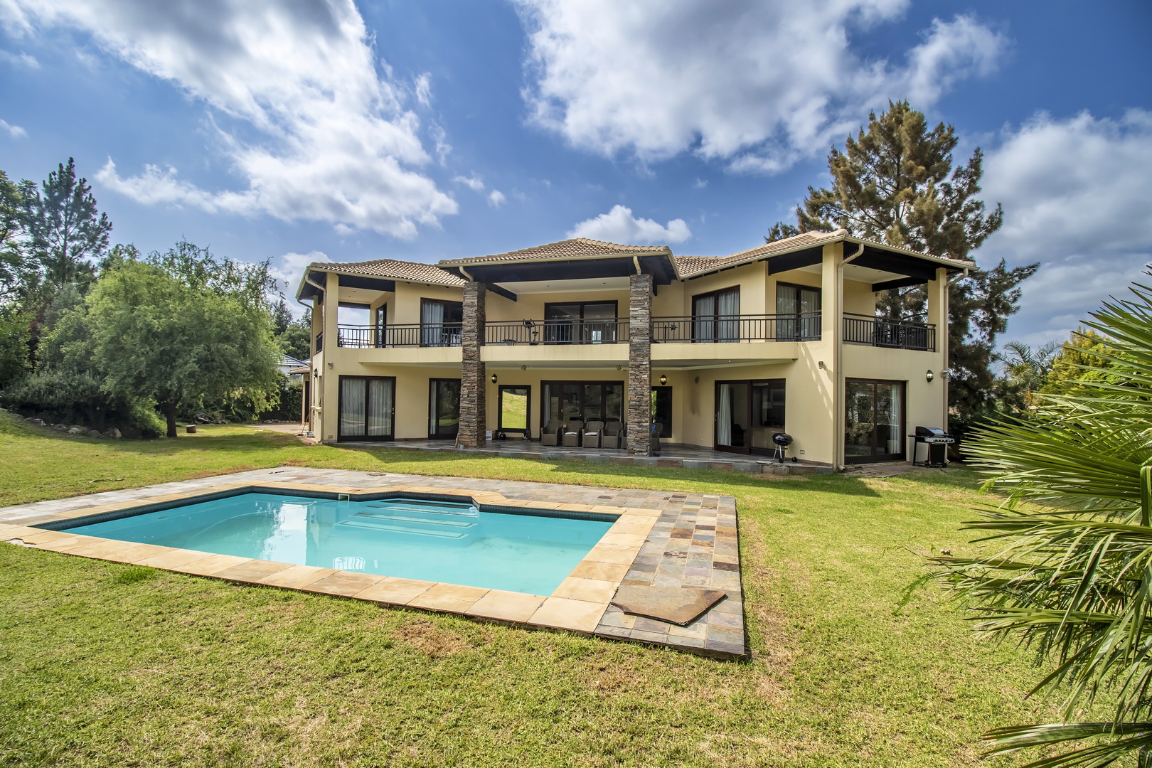 House for sale with 3 bedrooms, Summerset, Midrand Fine & Country