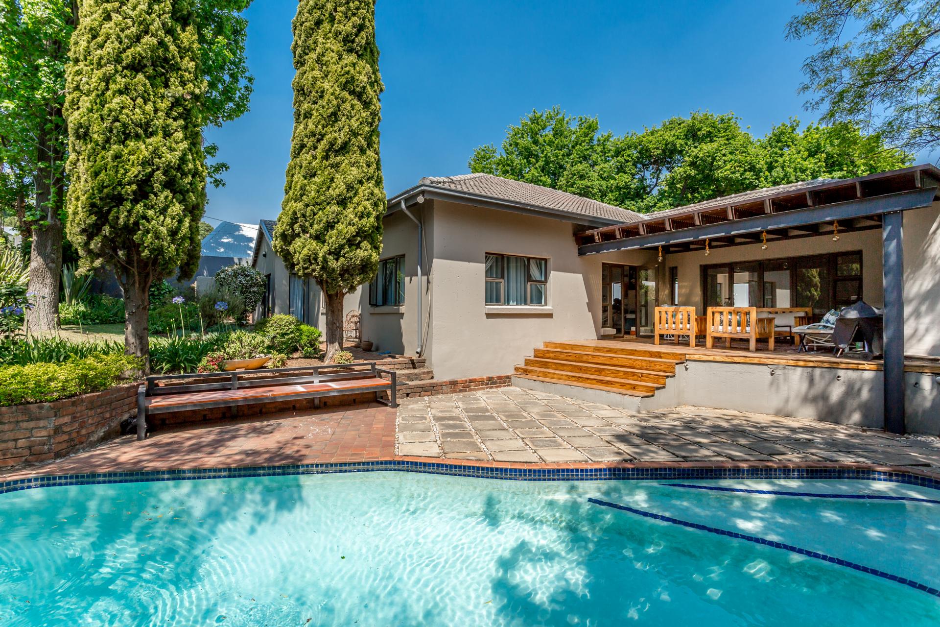 House for sale with 3 bedrooms, Parktown North, Johannesburg Fine