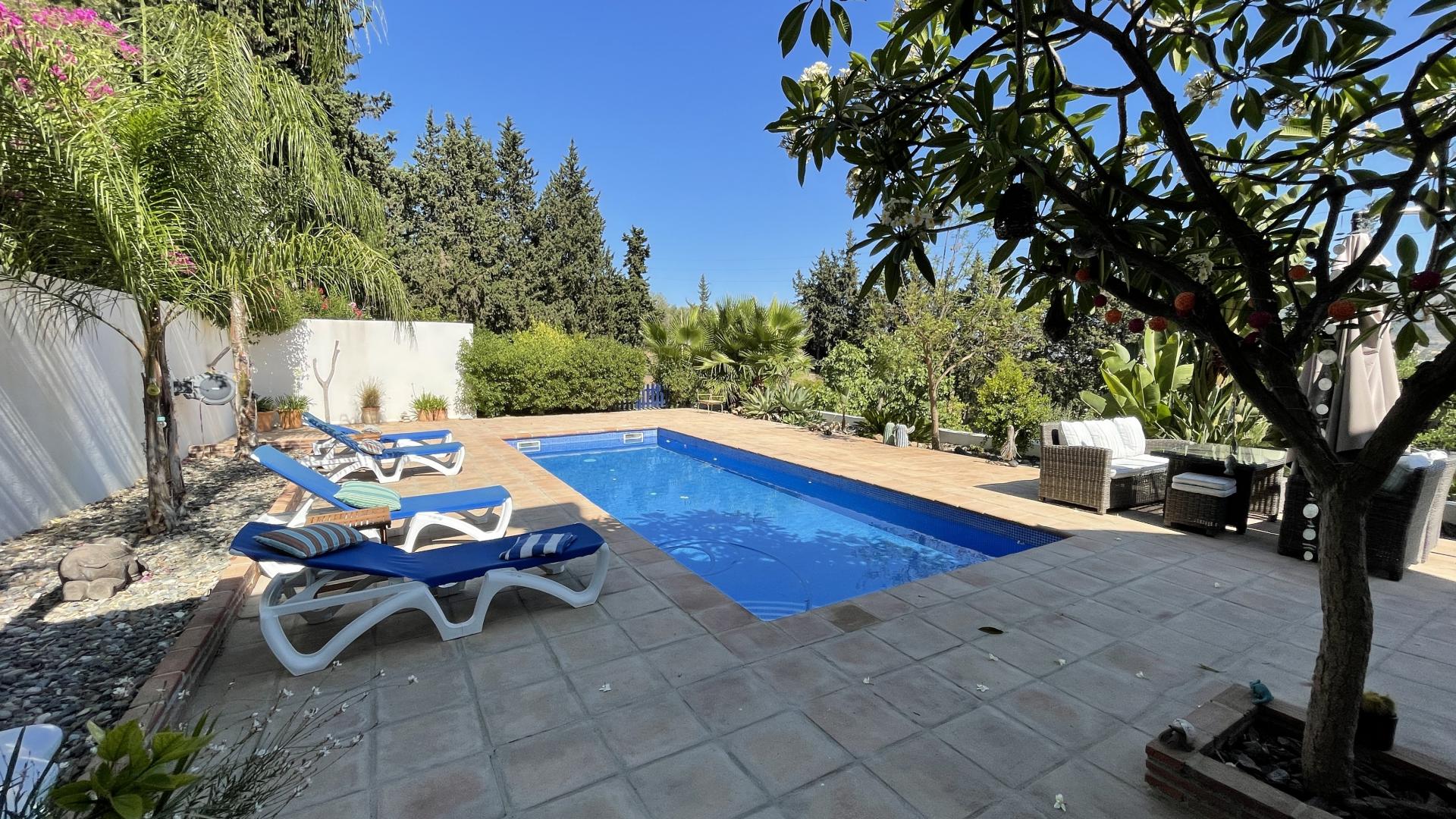 Detached Villa for sale in Estación de Cartama