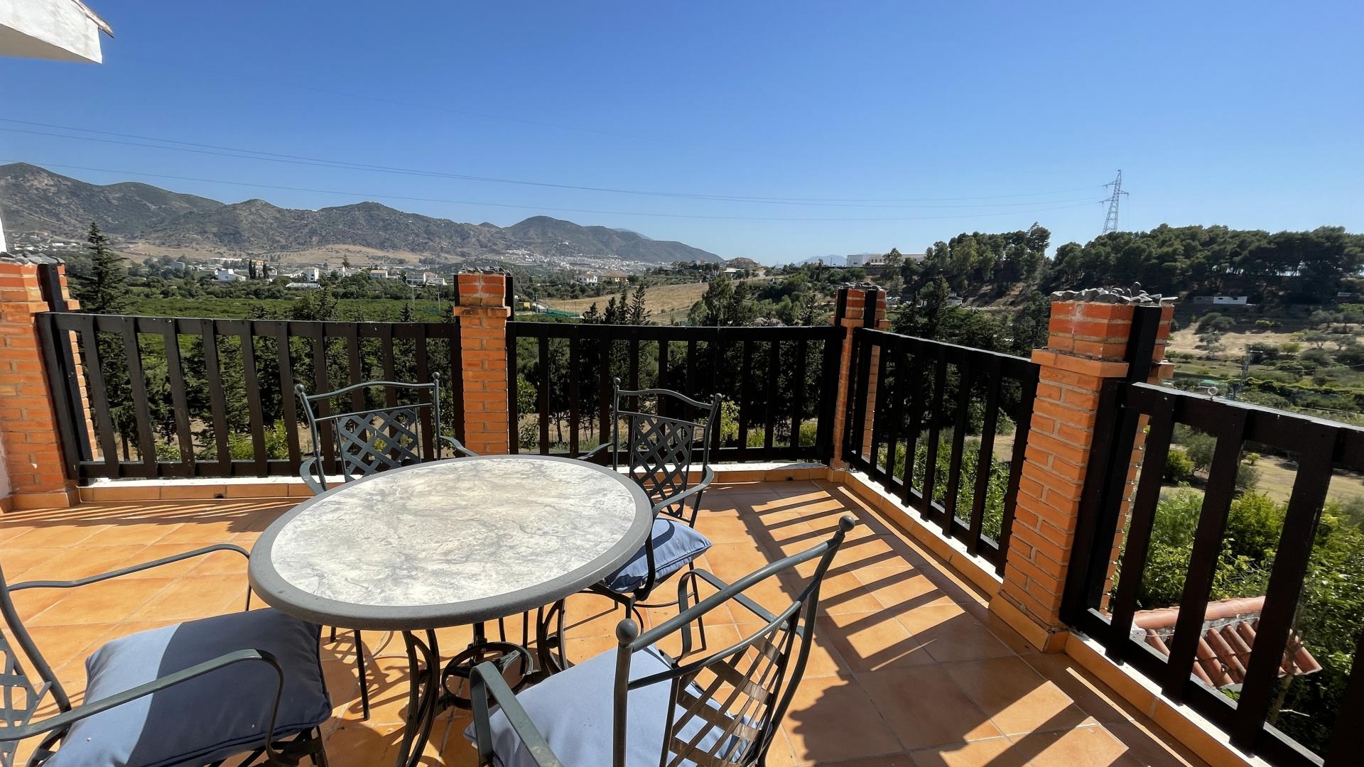 Detached Villa for sale in Estación de Cartama