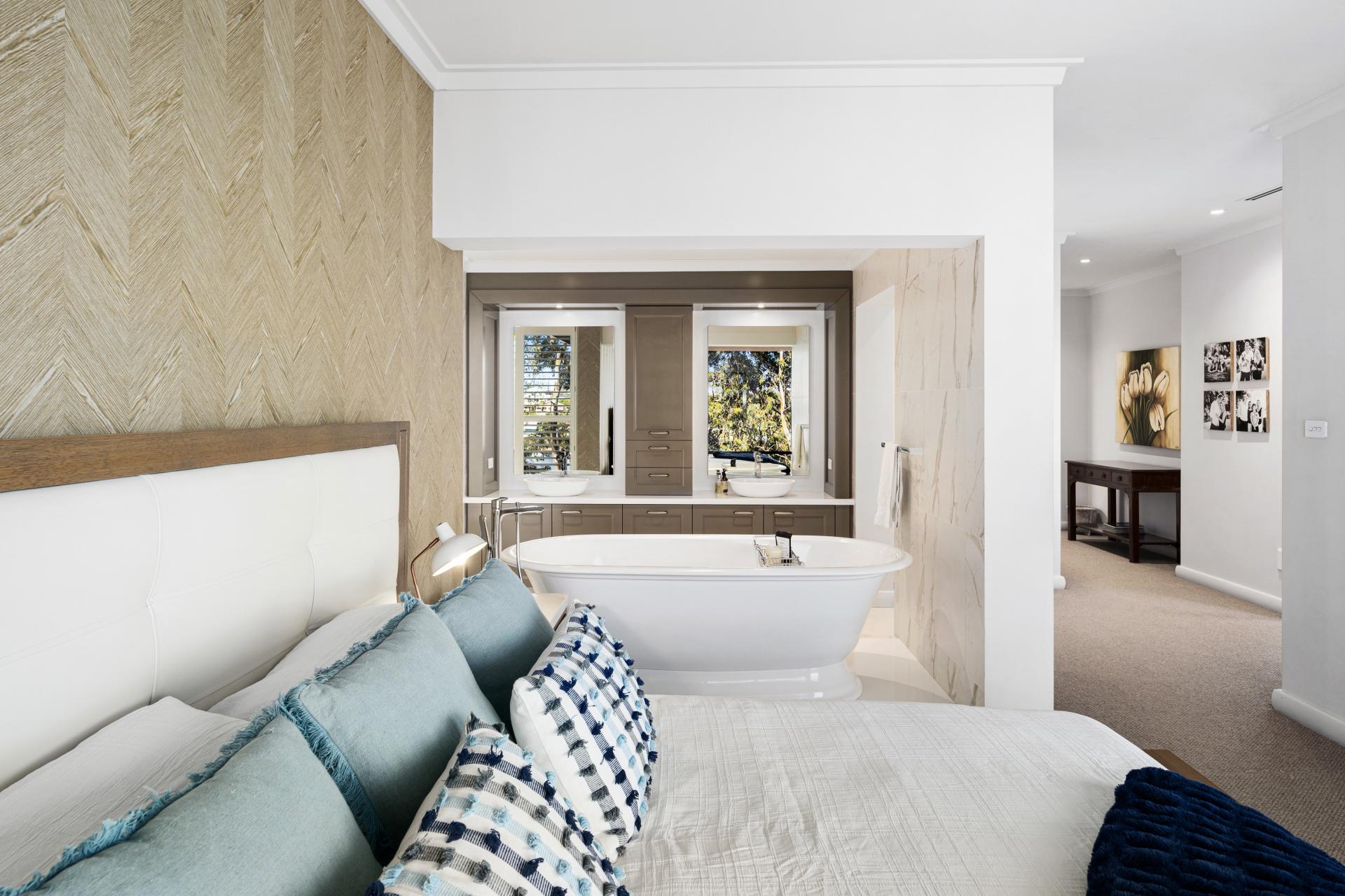 Detached House for sale with 5 bedrooms, Colonial Gardens, Mosman Park