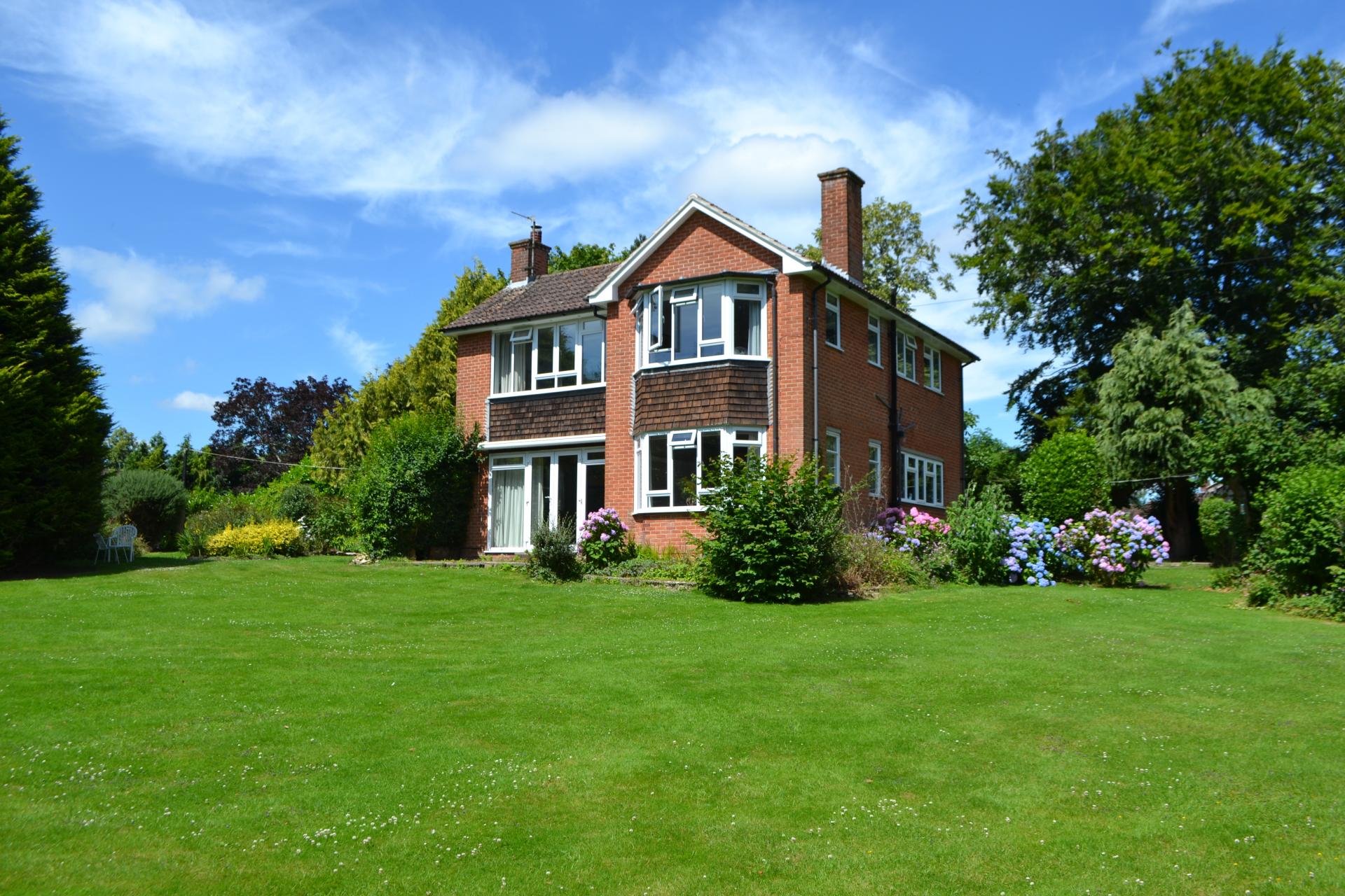 4 bedroom Detached House for sale in Newbury