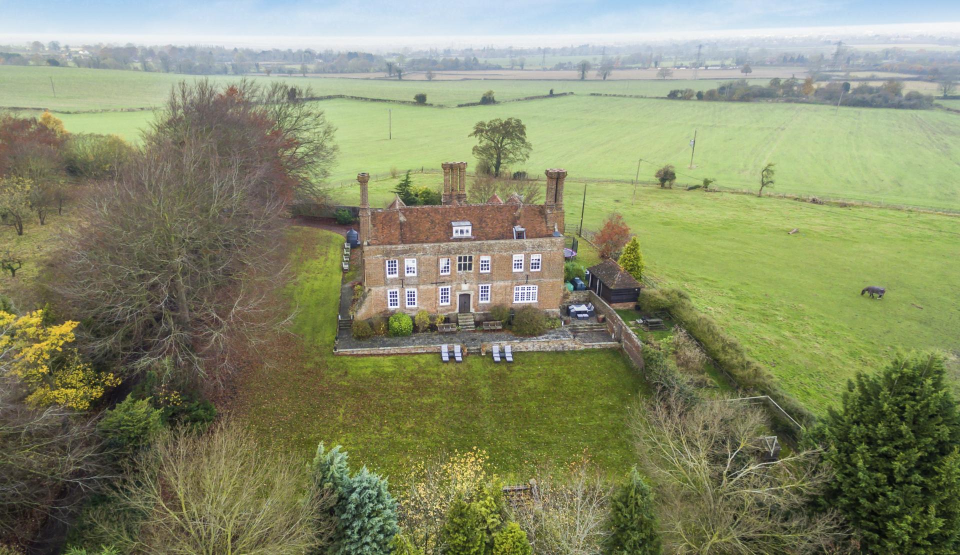 8 bedroom Manor House for sale in Aylesbury