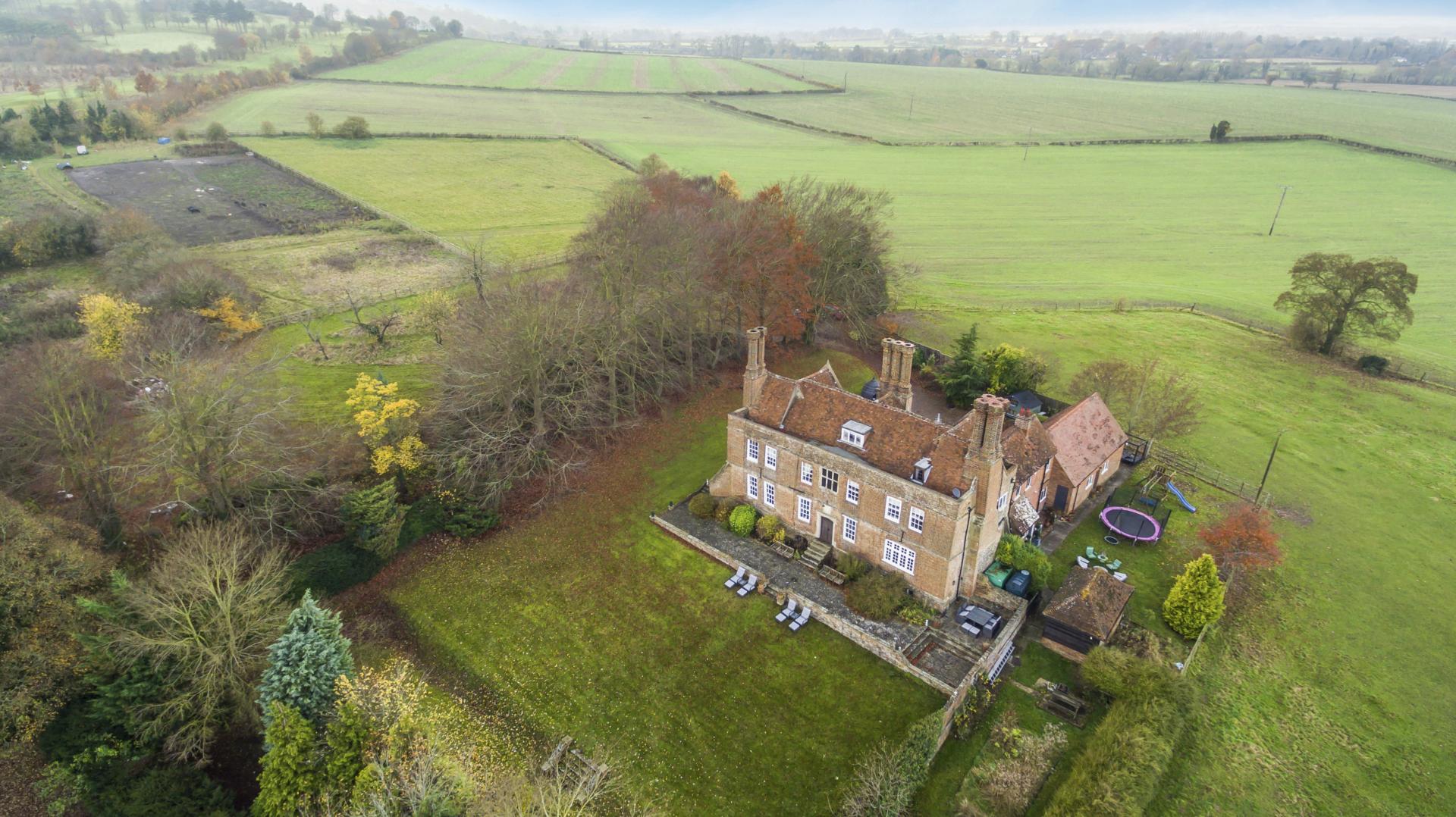 8 bedroom Manor House for sale in Aylesbury