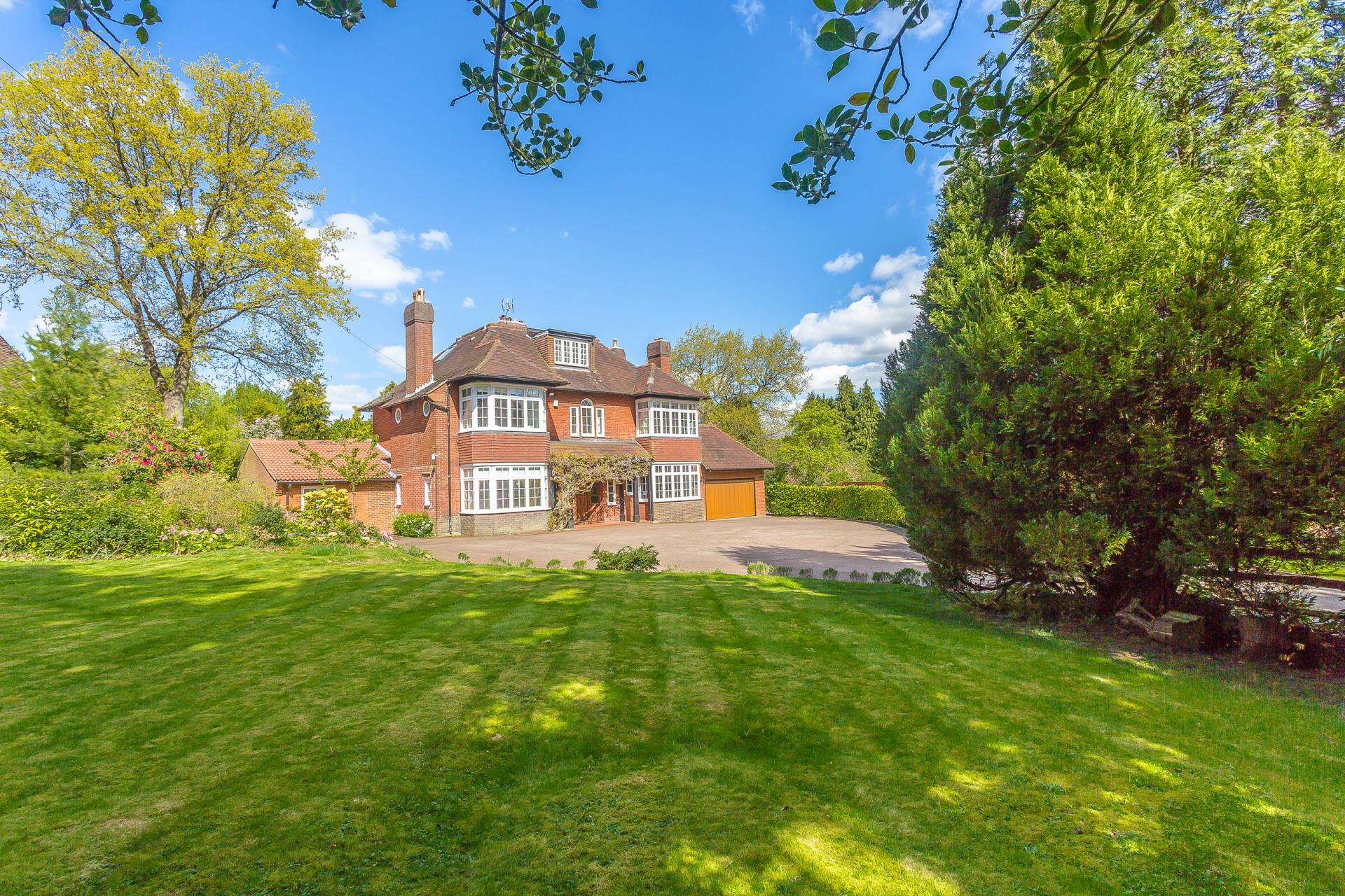 6 bedroom House for sale in Kenley