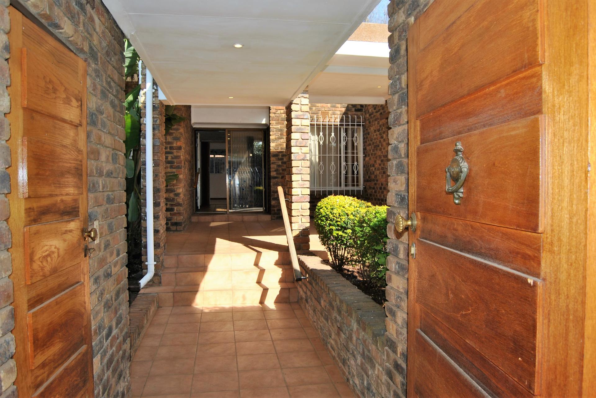 4 bedroom Town House for rent in Johannesburg